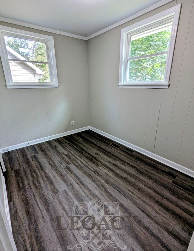 Building Photo - 1705 Evelyn Ave