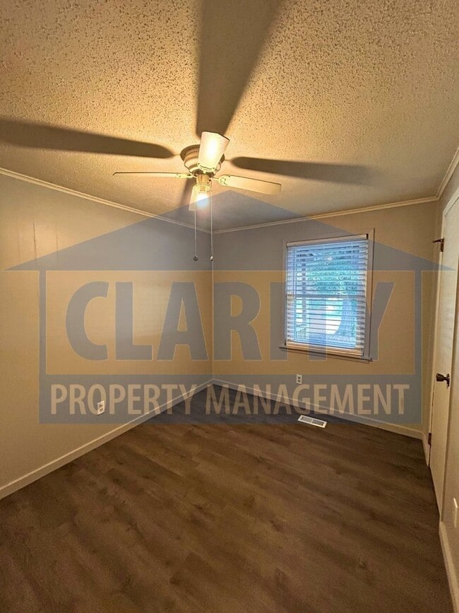 Building Photo - Charming 3-Bedroom, 1-Bath Home with Bonus...