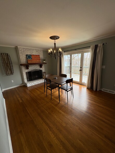 Building Photo - 357 Bayview Dr