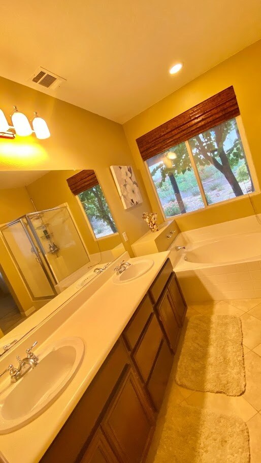 Master Bathroom - 14066 Glendale Ct