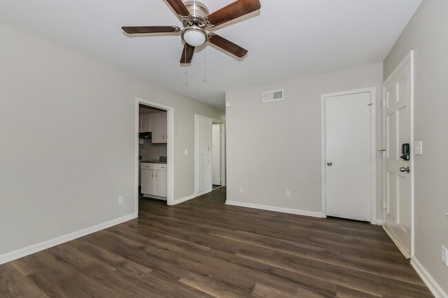 Building Photo - 2332 Watkins Dr