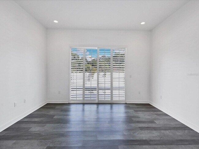 Building Photo - 4524 Riverwood Ave