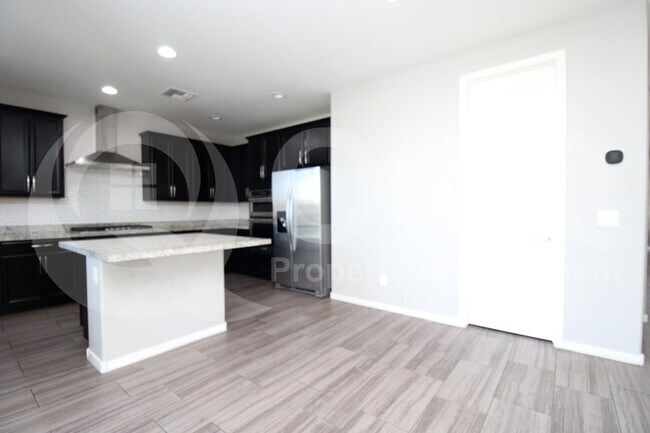 Building Photo - 2100 E Wisteria Dr