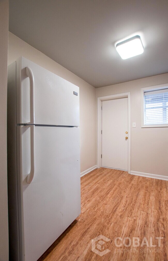 Building Photo - 271 Glen Iris Dr NE