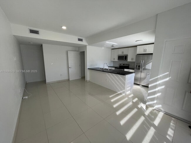 Building Photo - 25869 SW 139th Ct