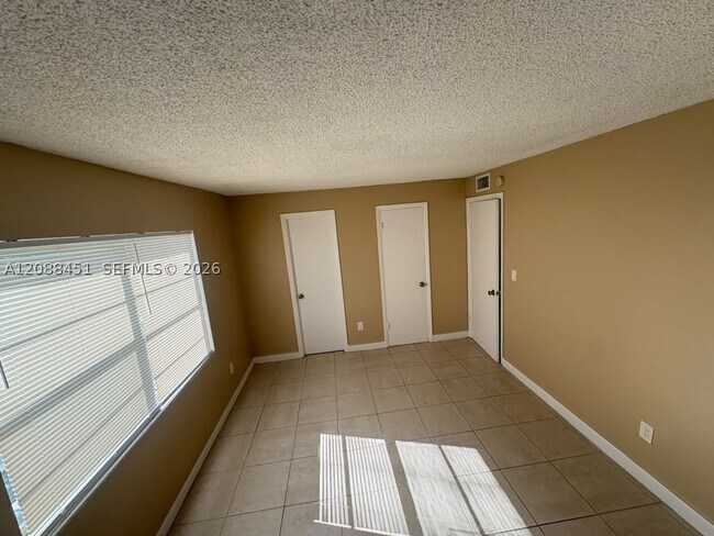 Building Photo - 488 NW 165th St