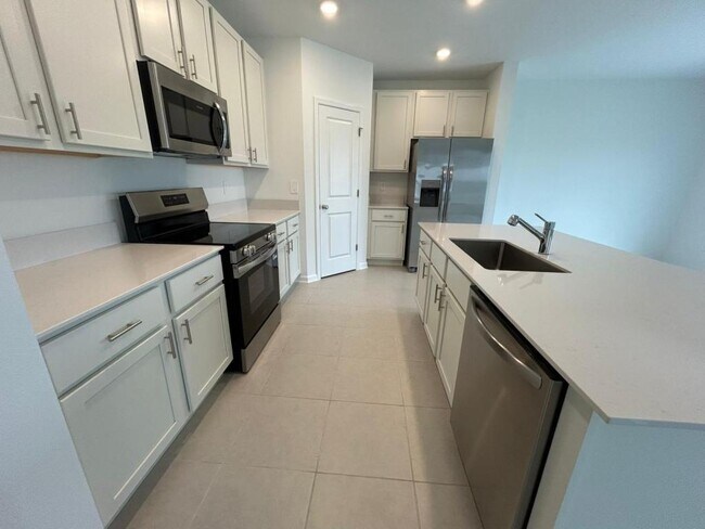 Building Photo - 5686 Portico Pl