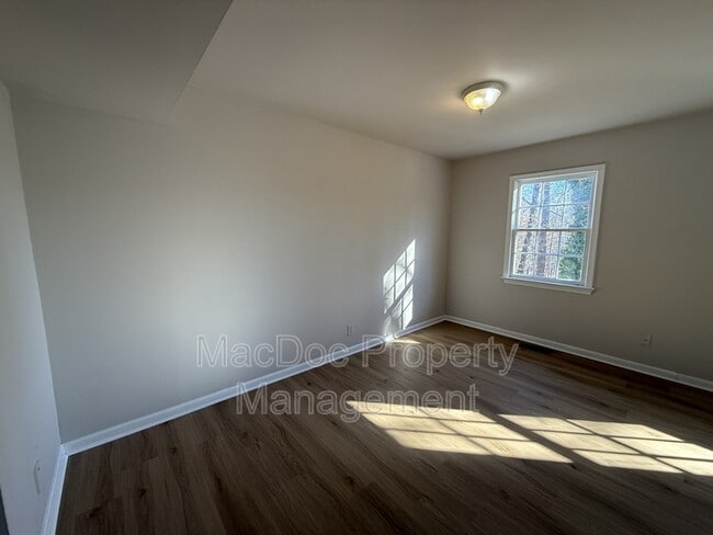 Building Photo - 534 Olde Greenwich Cir