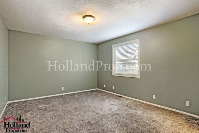 Building Photo - 6860 SW 188th Ave