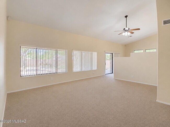 Building Photo - 995 N Western Sunset Dr