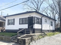 Building Photo - 2605 E 13th St