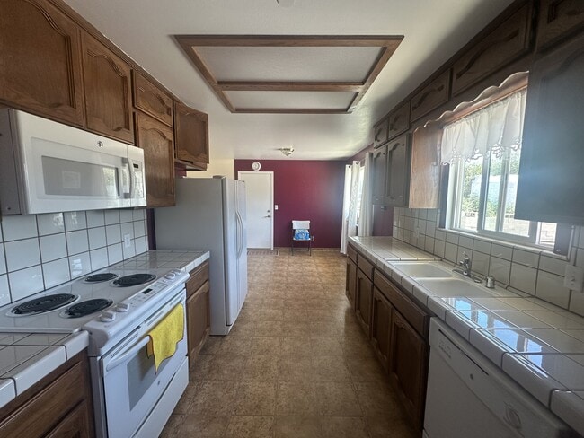 Building Photo - 43287 Lower Hilltop Ln