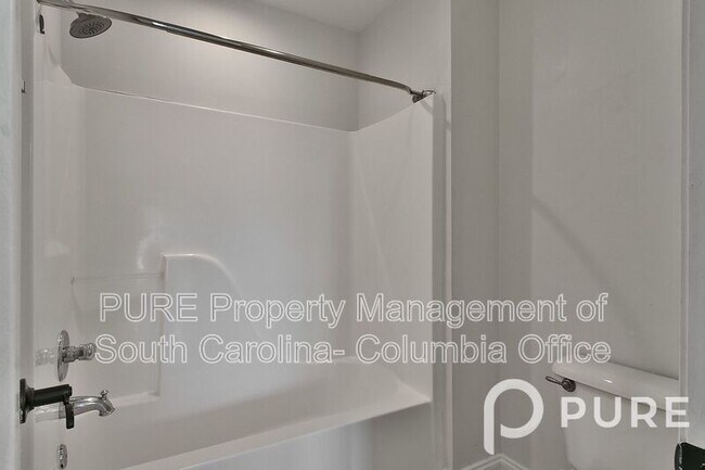 Building Photo - 4 Hunters Pond Dr