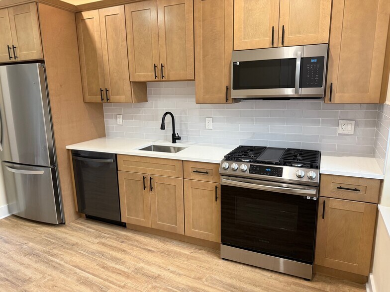 Building Photo - 78 Jefferson St