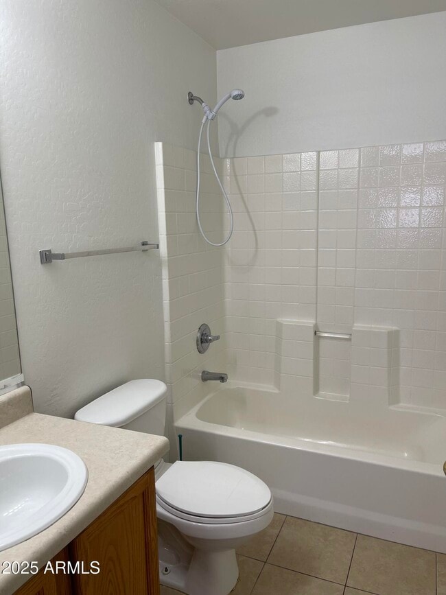 Building Photo - 2526 W Ocotillo Rd