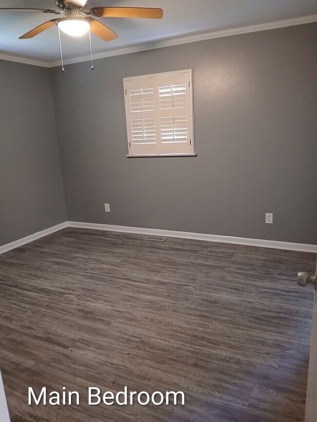 Building Photo - 140 Horseshoe Dr