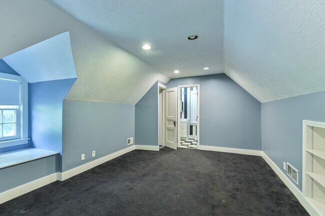 Building Photo - 511 Cannons Ln