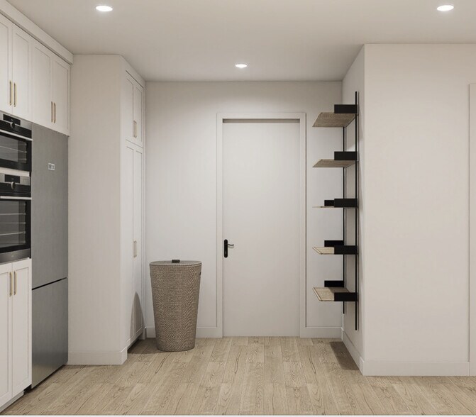 Primary Photo - 3509 S Bronson Ave