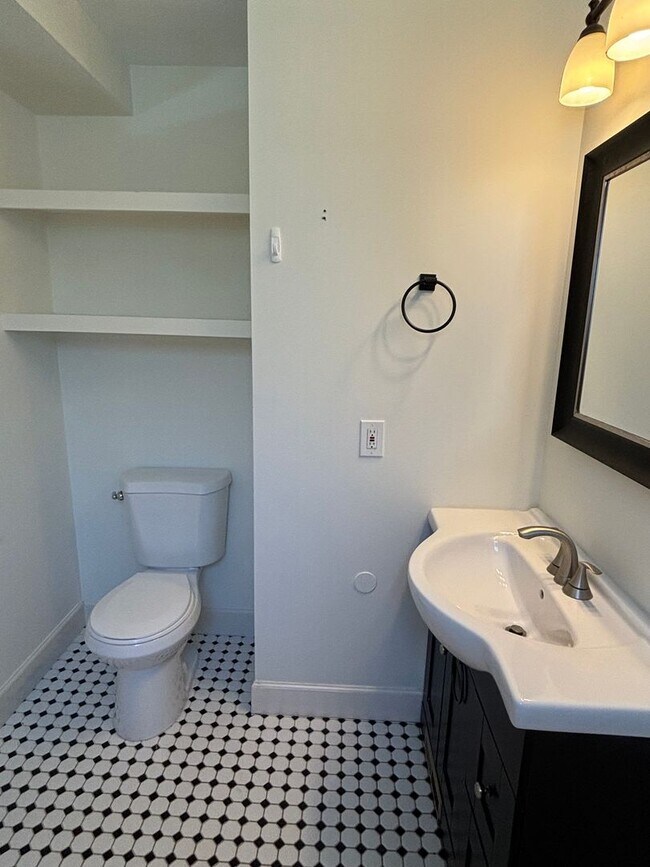 Building Photo - LEASING SPECIAL Cozy East Nashville 3 Bedr...