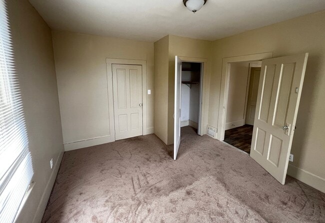 Building Photo - 3050 Grand Ave