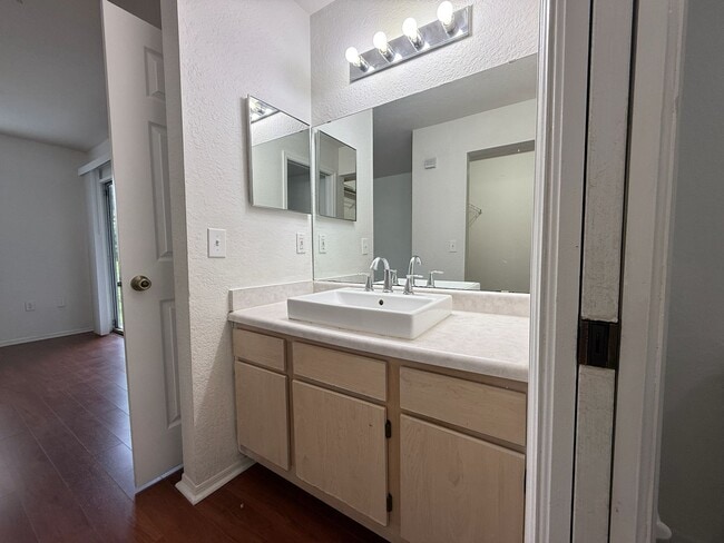 Building Photo - 13941 Fairway Island Dr