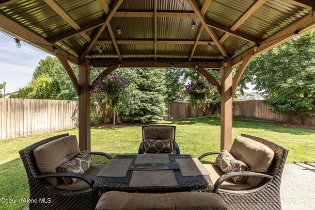 Building Photo - Beautiful home in Broadmore Estates