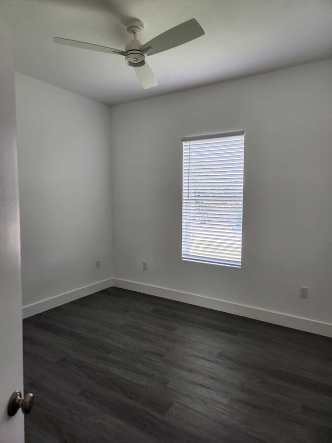 Building Photo - 309 Lakewood Ln