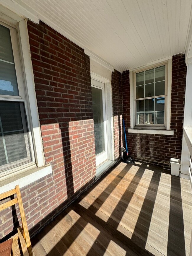 Building Photo - Coming soon! Stylish 3 Bedroom 1.5 Bathroo...