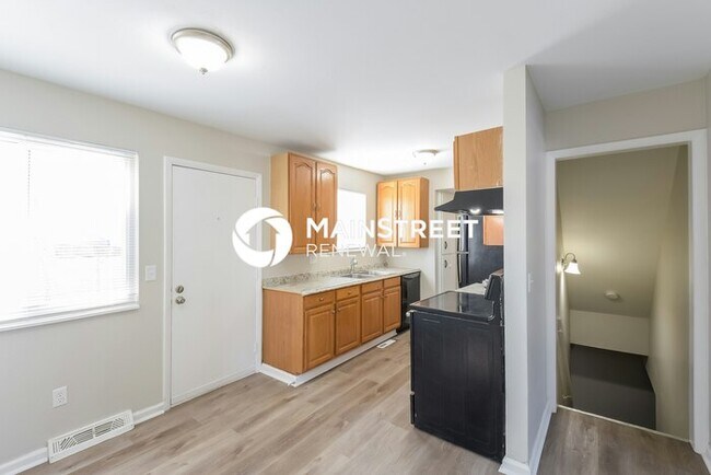 Building Photo - 4 Bedroom Pet-Friendly Home in WESTMINSTER...
