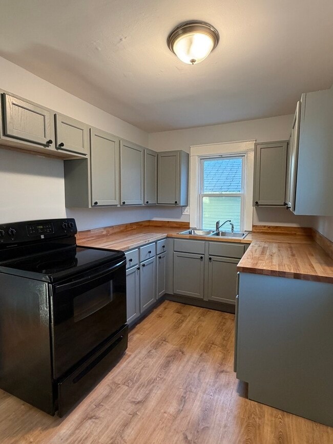 Building Photo - 349 W Illinois Ave