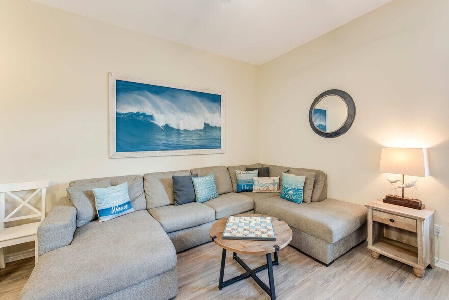 Building Photo - 15213 Beach Way Dr