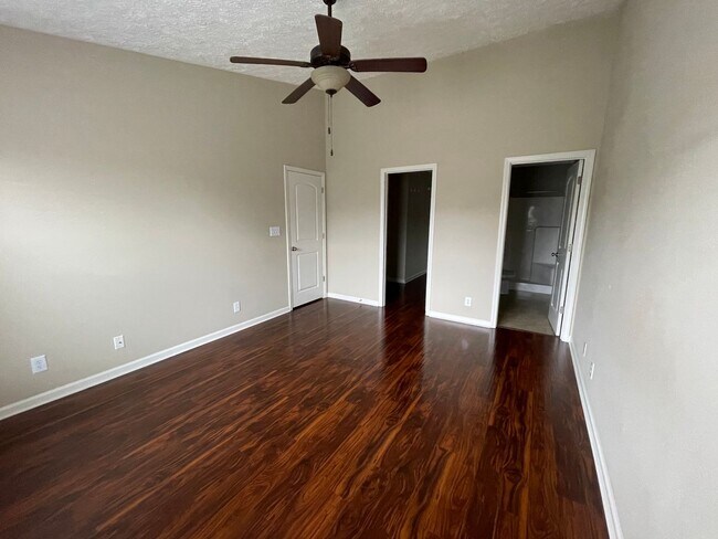 Building Photo - 3 Bedroom Home In Lindberg Village