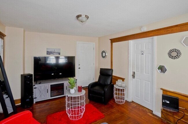 Building Photo - 3 St Paul St