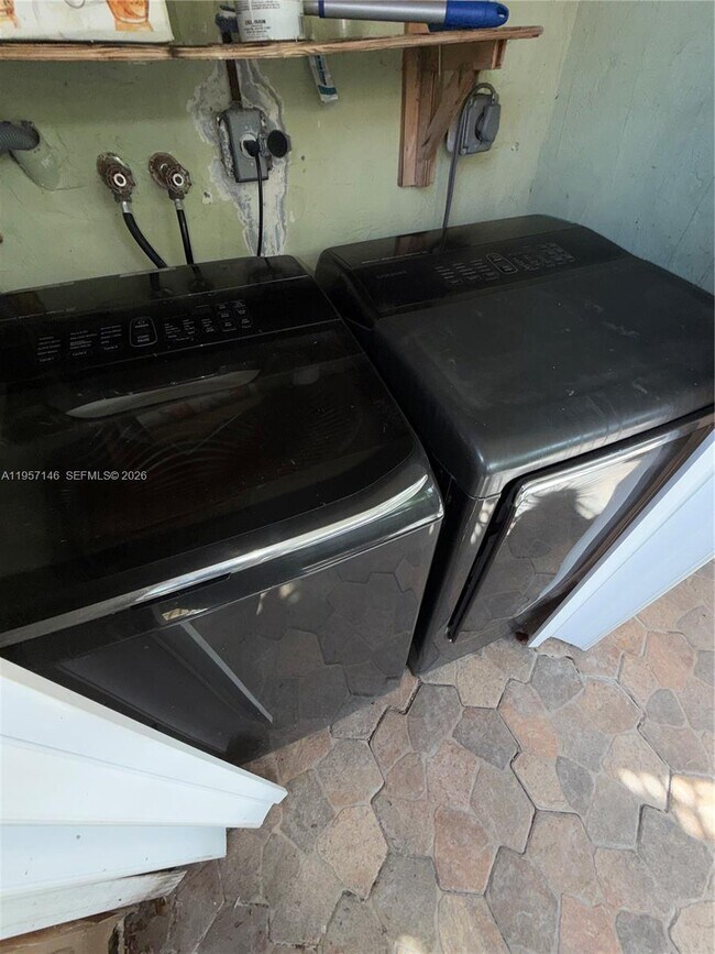 Building Photo - 8712 NW 108th Ln