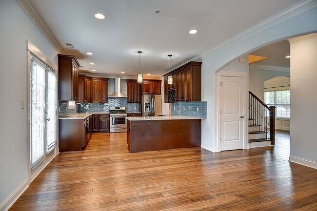 Building Photo - MOVE IN READY! GORGEOUS HOME IN CHESAPEAKE!