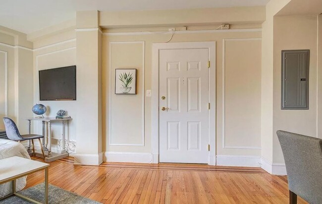 Building Photo - 1613 Harvard St NW