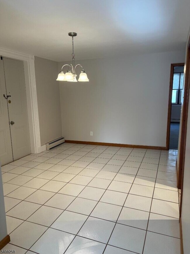 Building Photo - 192 Market St