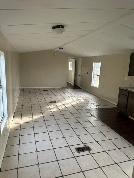 Building Photo - 110 Bedrock Trail Rd