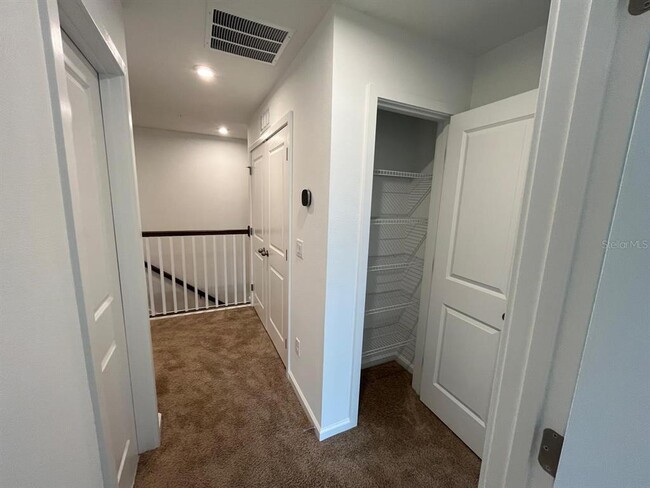 Building Photo - 9815 Walkway Dr