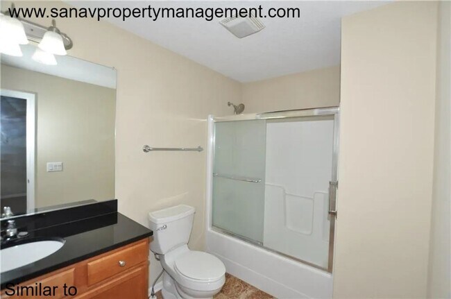 Building Photo - ? Stylish 2-Bedroom Townhome in Prime West Des Moines! Move in Special- May rent free