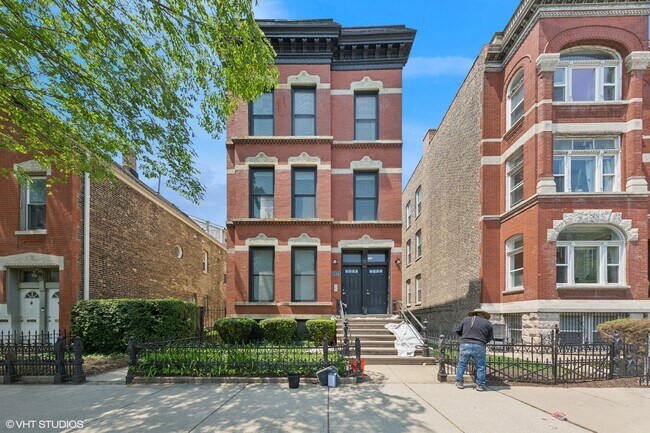Primary Photo - 1134 N Wolcott Ave
