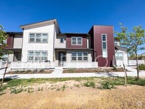 Building Photo - Victory Ridge Townhome