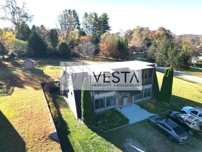 Building Photo - 588 Ray Hill Rd