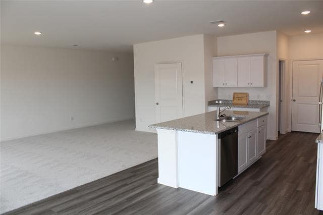 Building Photo - 2006 Prairie Ln