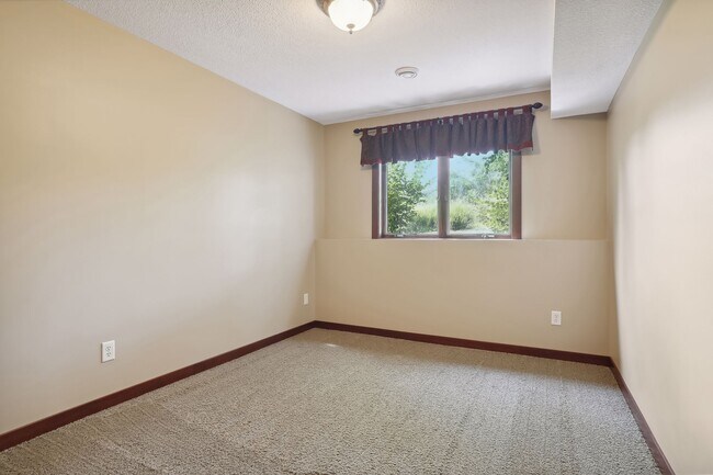 Building Photo - 14272 Grantaire Ln N