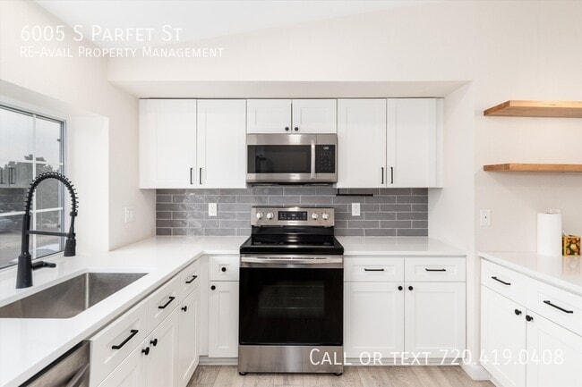 Building Photo - 6005 S Parfet St