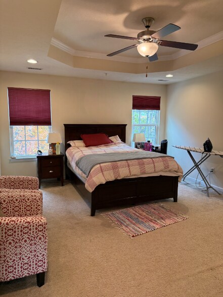 Building Photo - 624 Edison Dr