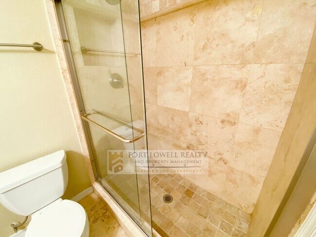 Building Photo - Super Charming 2 Bedroom 2 Bathroom Townhouse