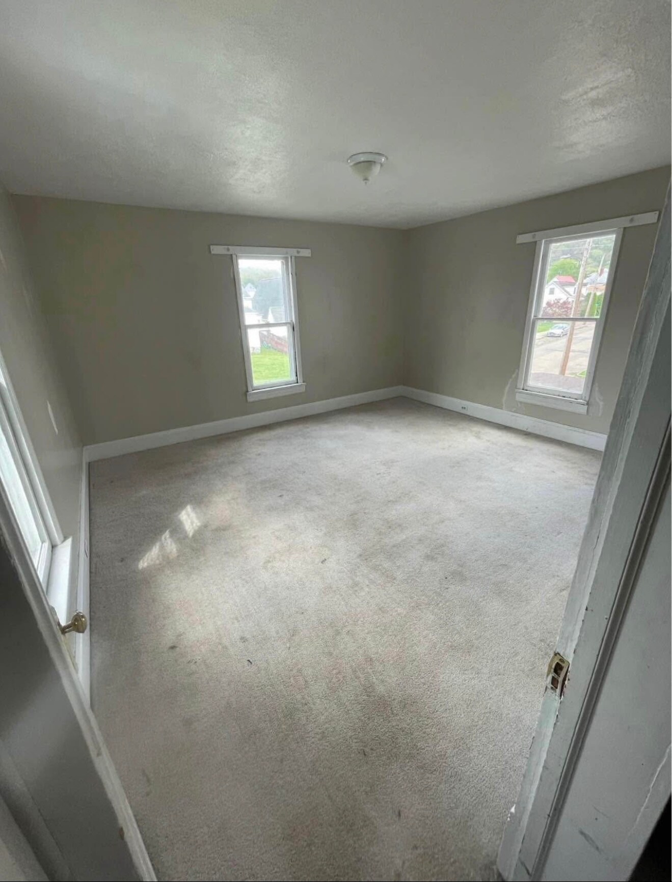 Building Photo - 437 Maple Ave
