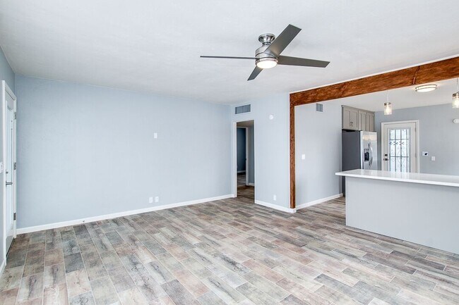 Building Photo - San Juan Duplex